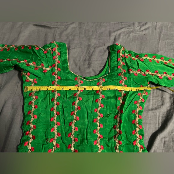 Brand new, salwar suit with Banarasi dupatta,pure fabric with embroidery - Picture 8 of 13